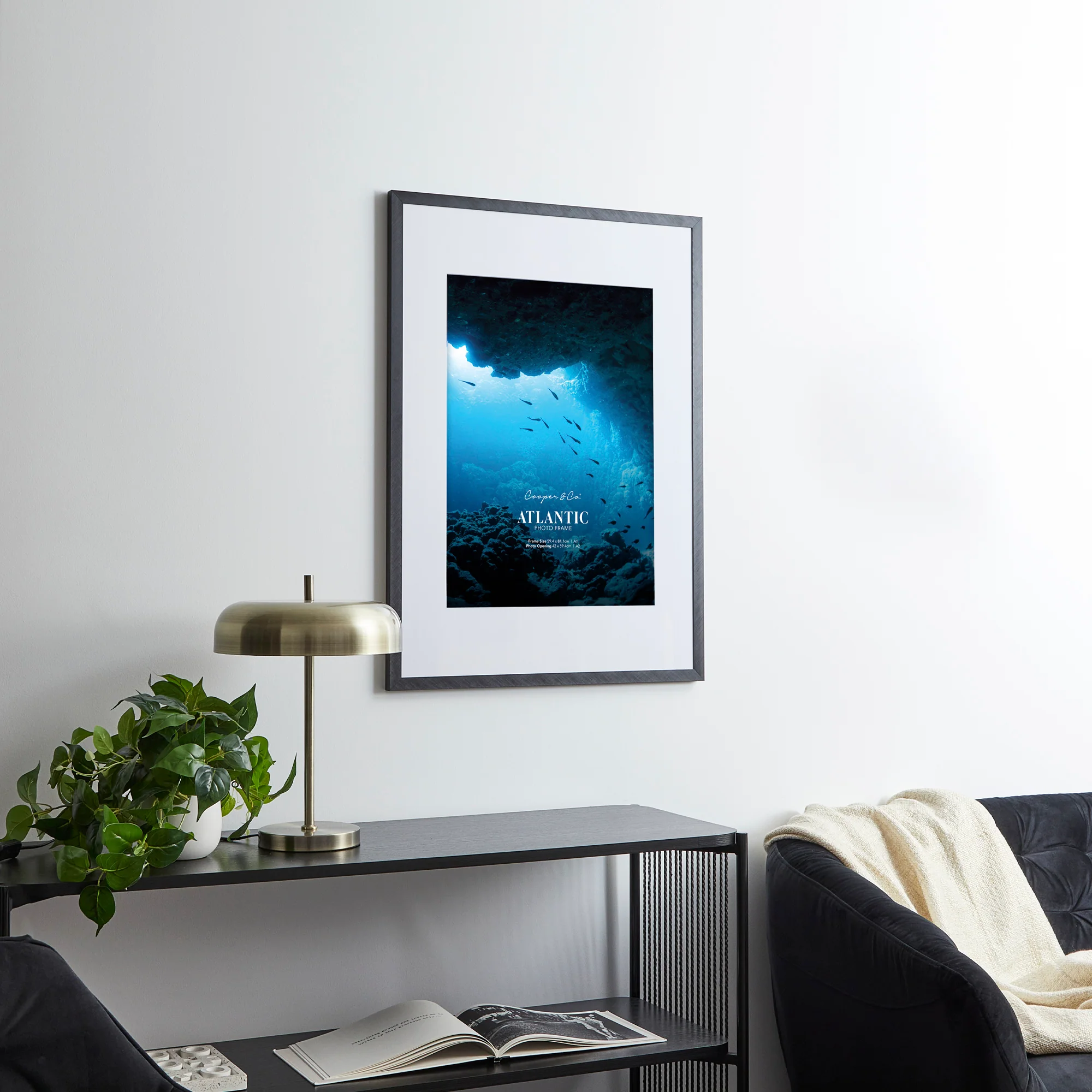A1 Mat to A2 Boldline Metal Photo Frame - Image 4