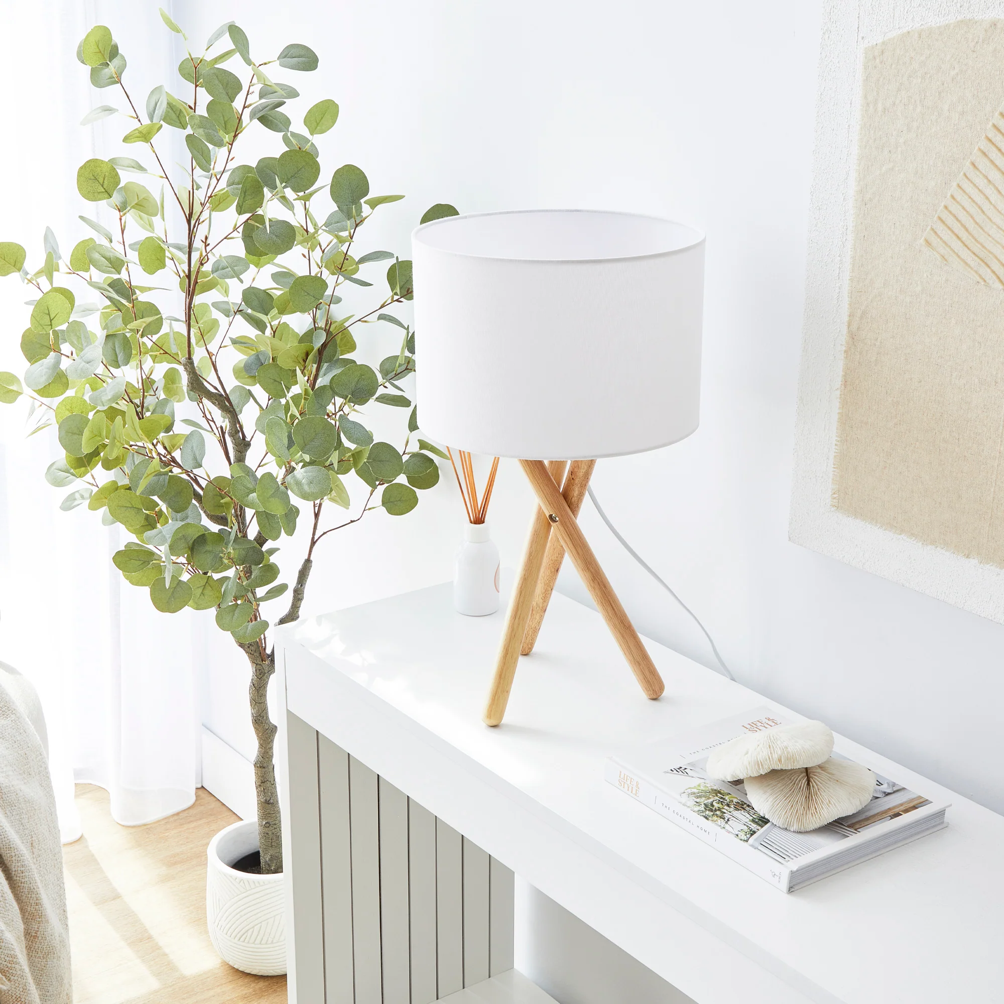 Byron Tripod Table Lamp Natural - Image 4