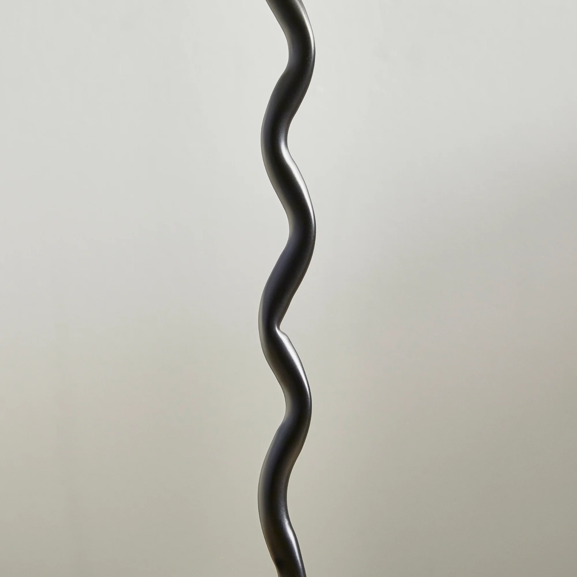 Lulu Squiggle Table Lamp Black - Image 6
