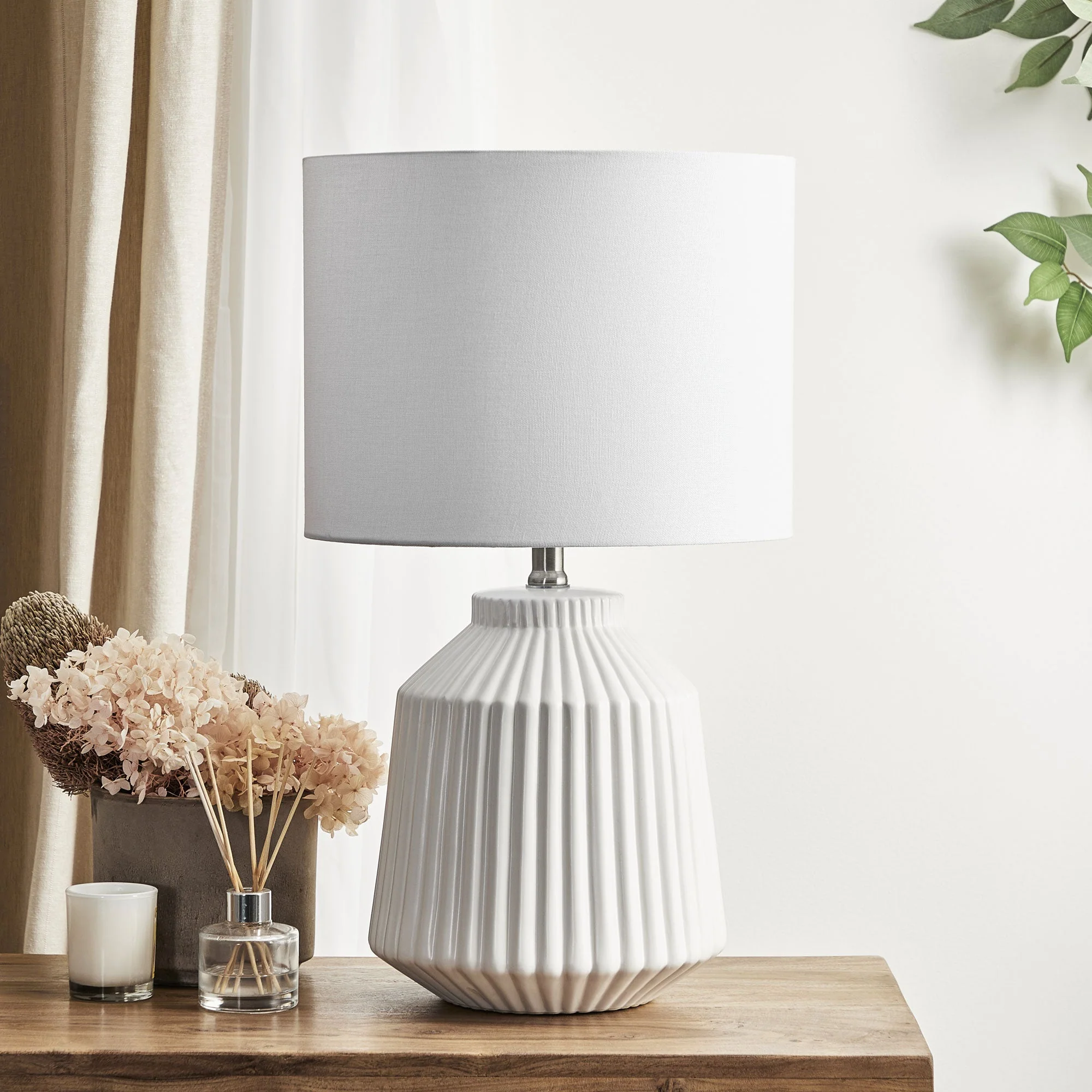 Pleat Modern Ceramic Table Lamp White - Image 7