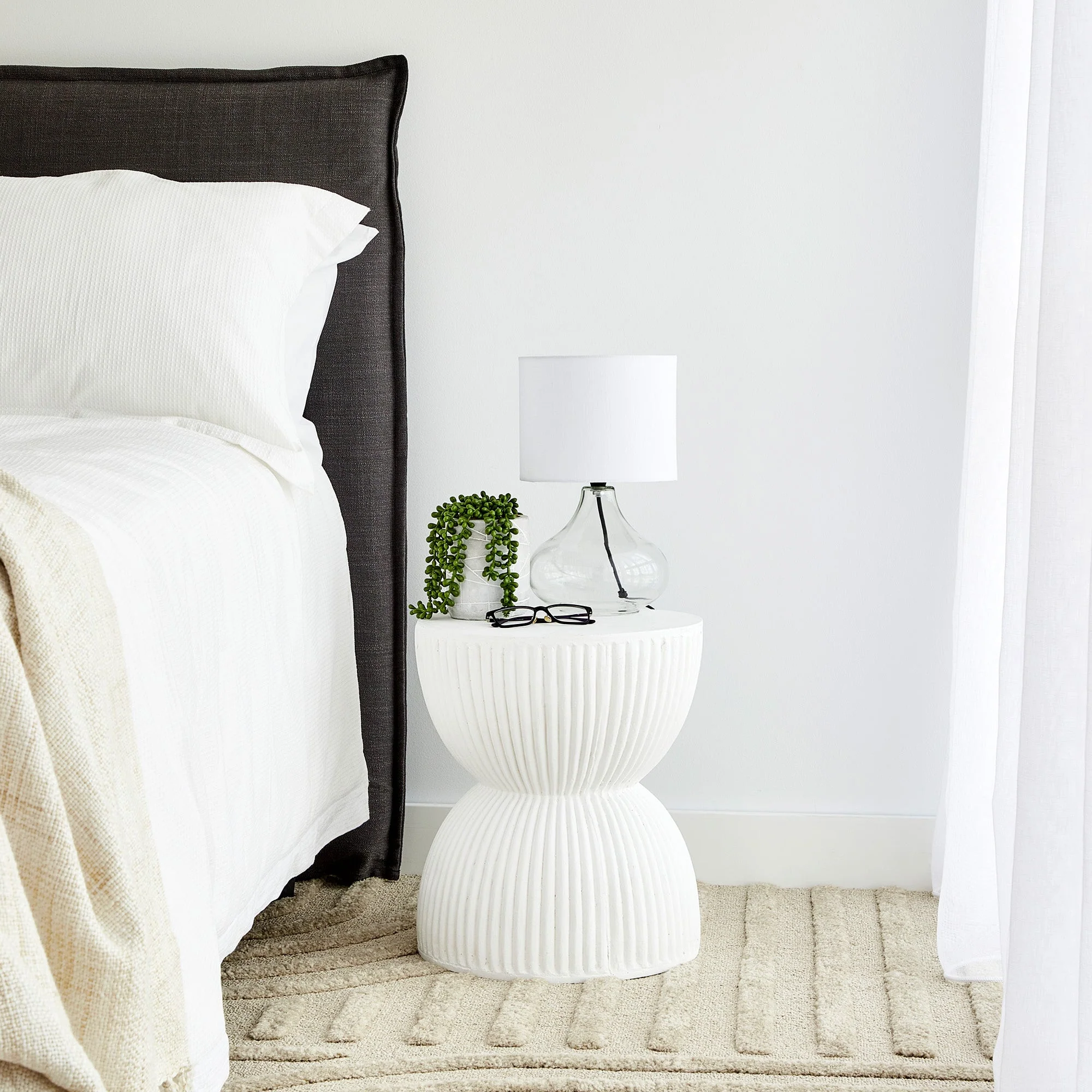 Saluzzo MgO Side Table White - Image 4